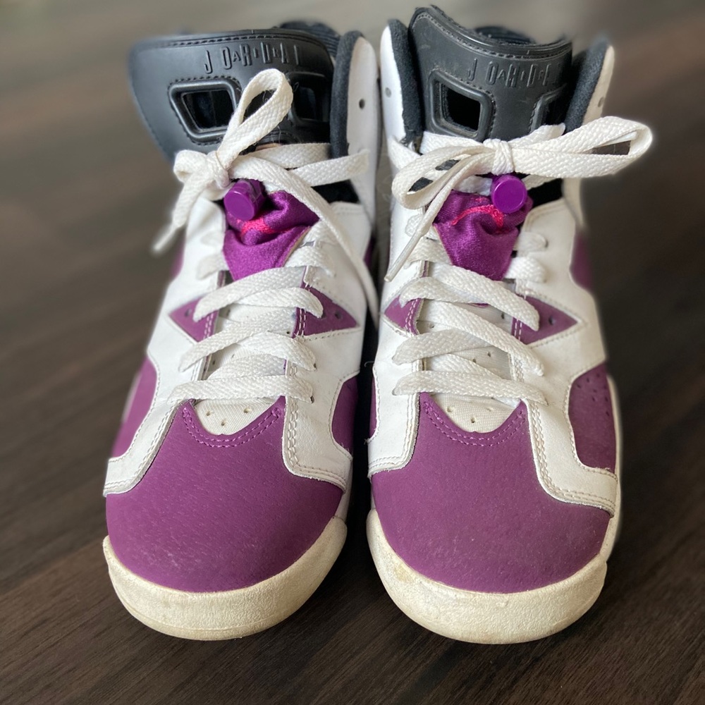 Jordans 6 Retro Grape